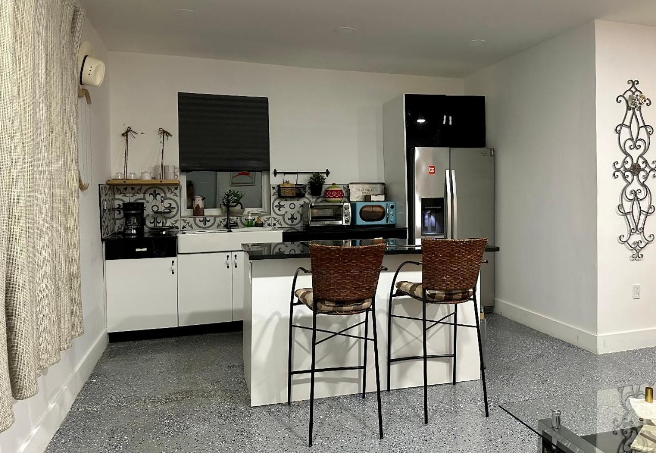 Flora'S Garden Apartment/Studio North Miami Exteriér fotografie